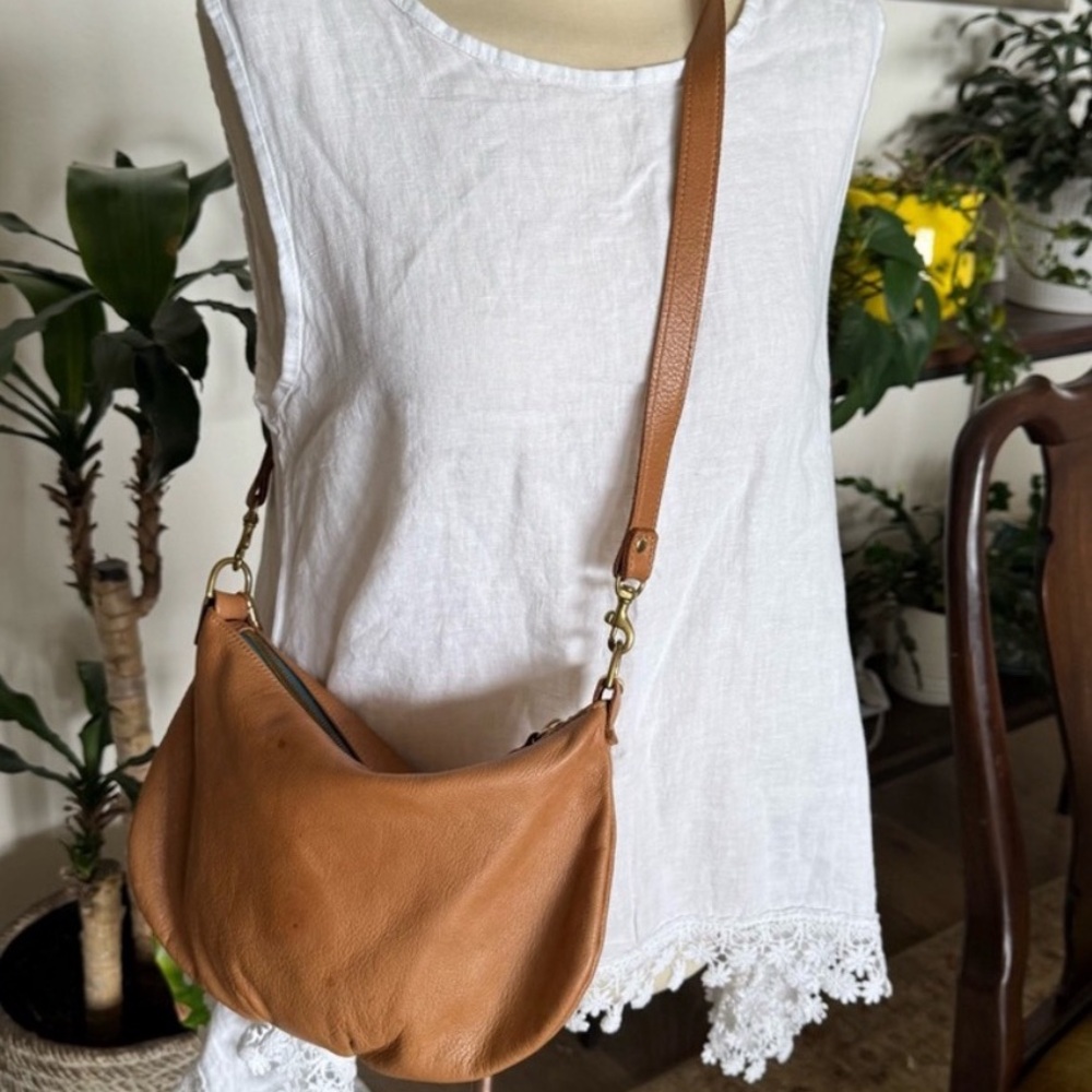 Clare Vivier Tan Vintage Petit Moyen Crossbody Bag - rare! No longer made ❤️